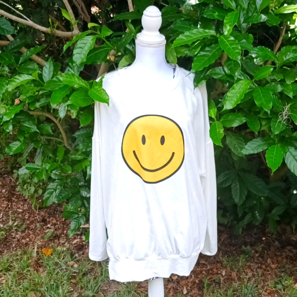 Fantastic fun new smiley face sweatshirt L/XL